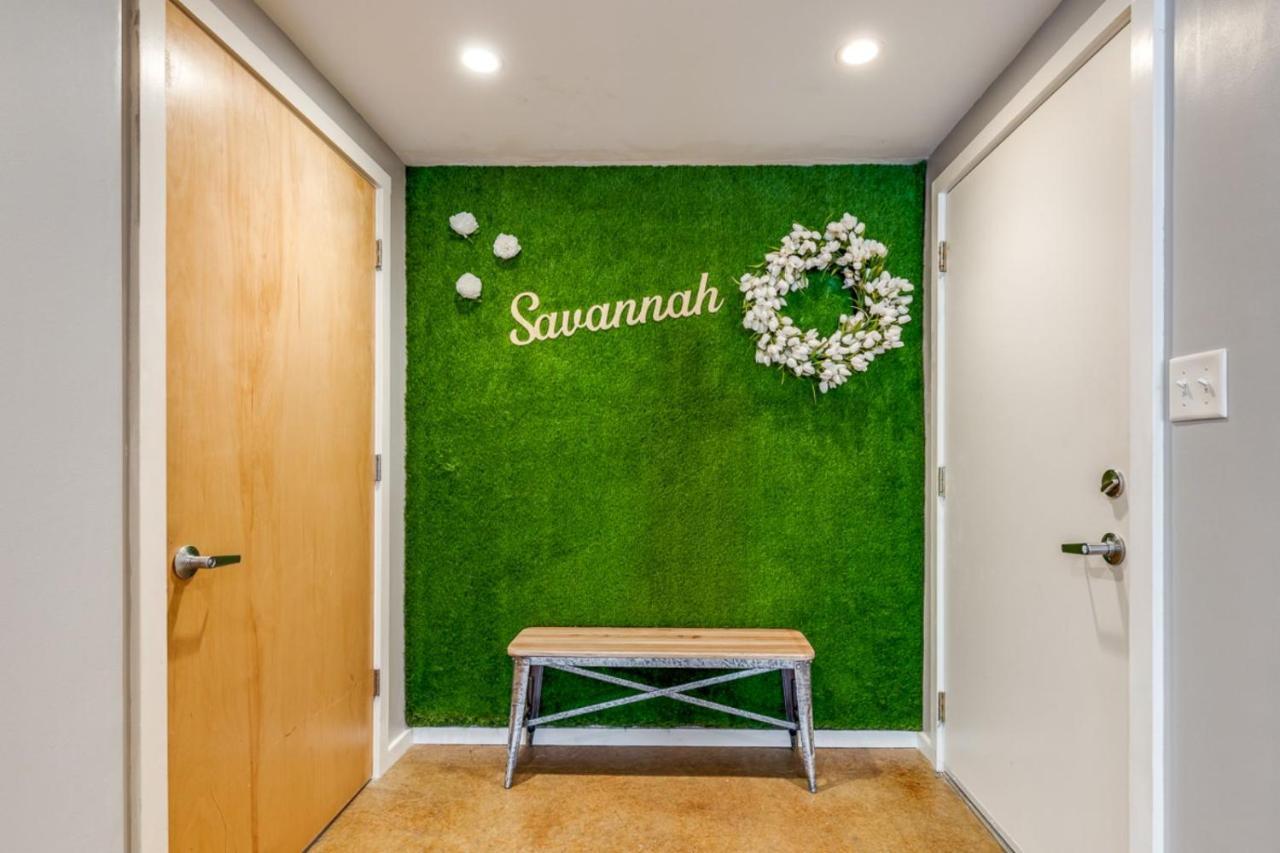 Walk Score 90!!-Historic Downtown District-2 Blocks To Famous Forsyth Park- Huge Private Patio-Private Parking سافانا المظهر الخارجي الصورة