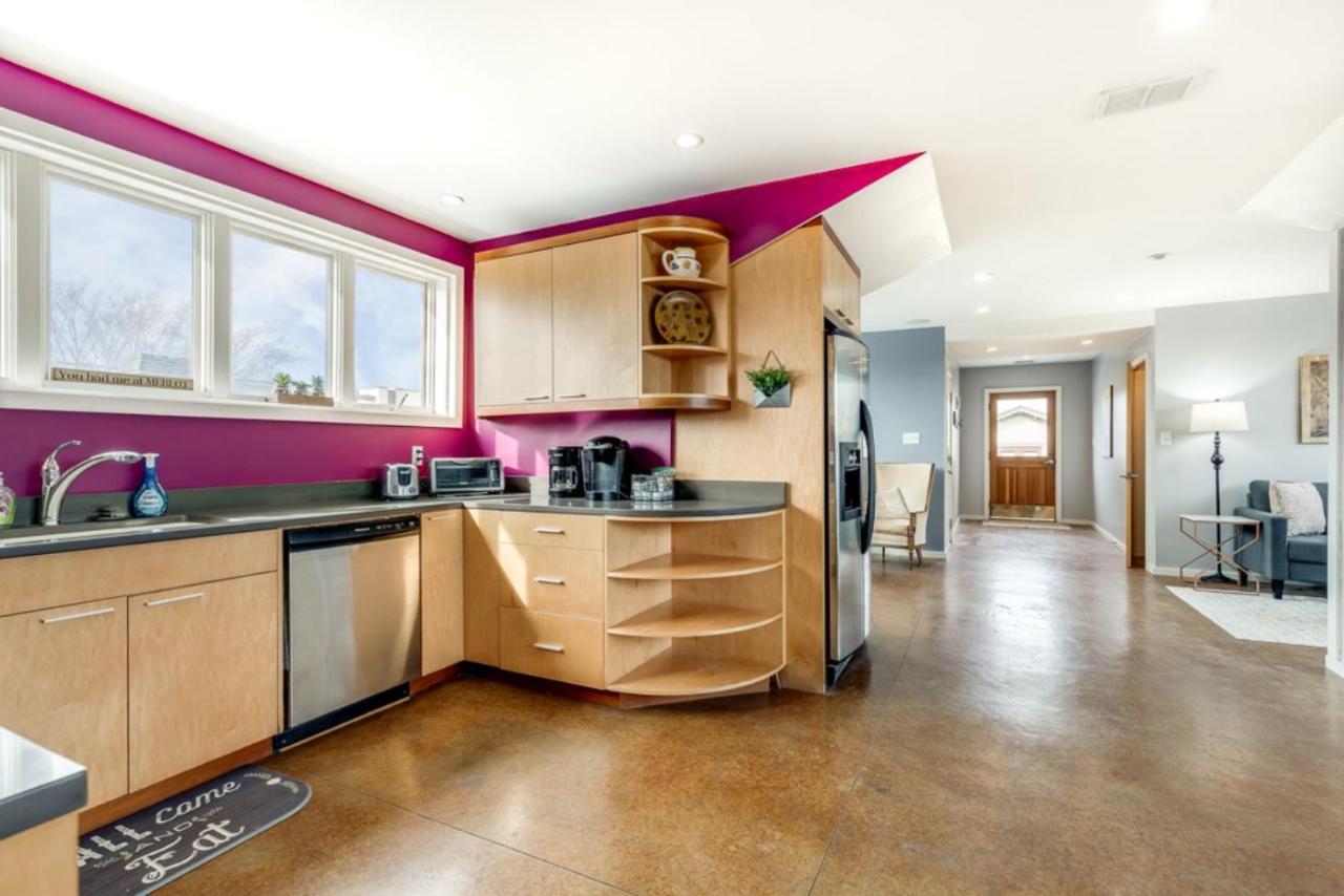 Walk Score 90!!-Historic Downtown District-2 Blocks To Famous Forsyth Park- Huge Private Patio-Private Parking سافانا المظهر الخارجي الصورة