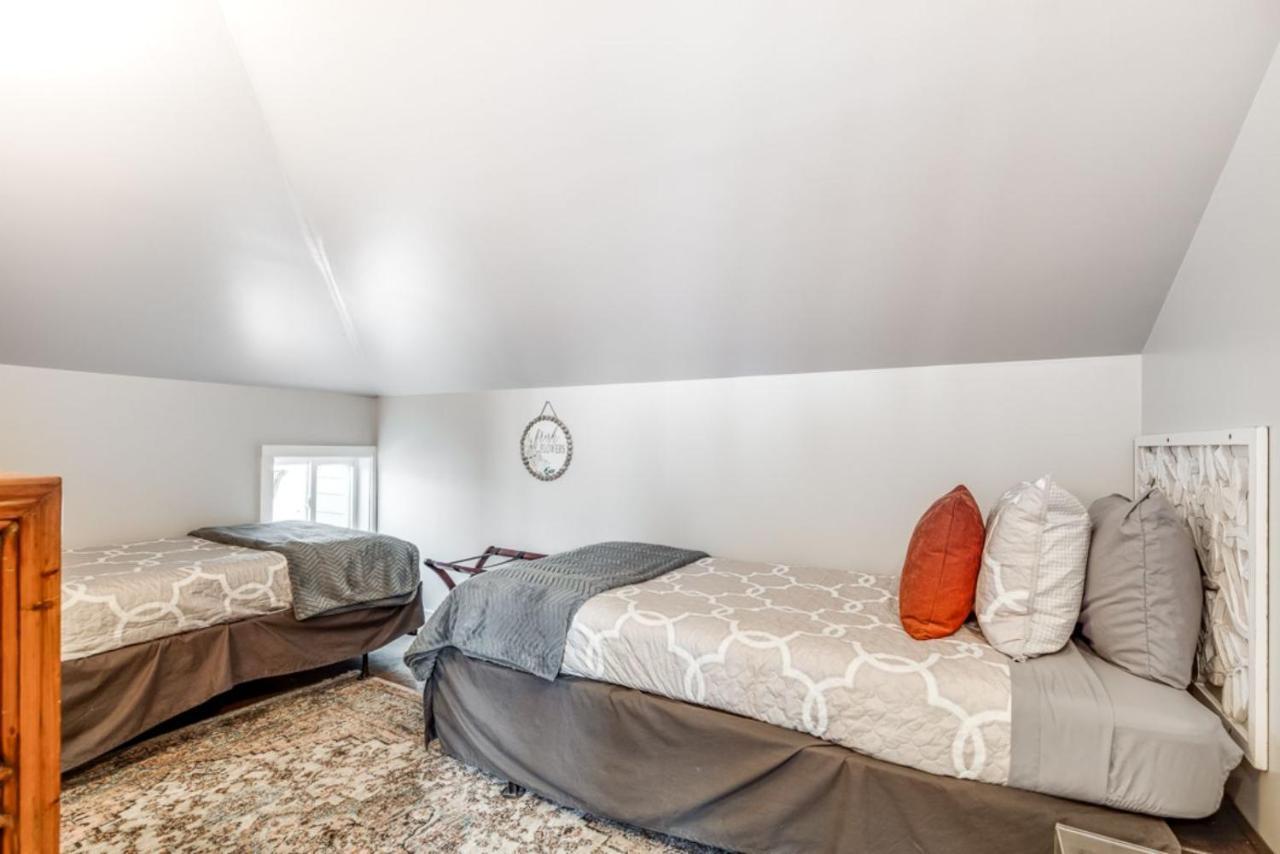 Walk Score 90!!-Historic Downtown District-2 Blocks To Famous Forsyth Park- Huge Private Patio-Private Parking سافانا المظهر الخارجي الصورة
