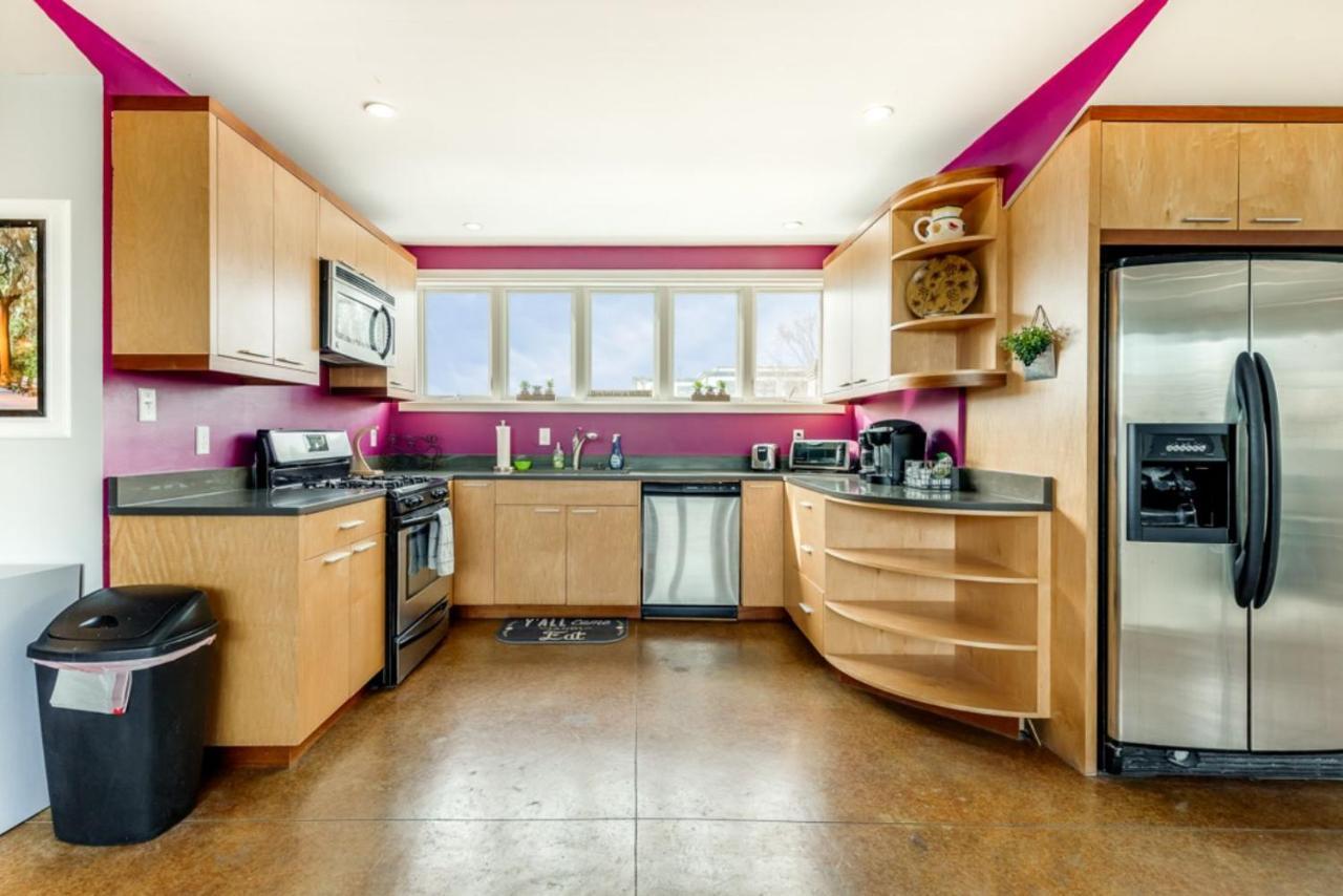 Walk Score 90!!-Historic Downtown District-2 Blocks To Famous Forsyth Park- Huge Private Patio-Private Parking سافانا المظهر الخارجي الصورة